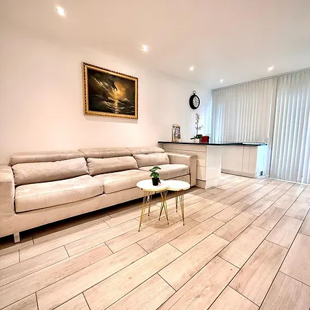Luxury Terrace Walk To Palais